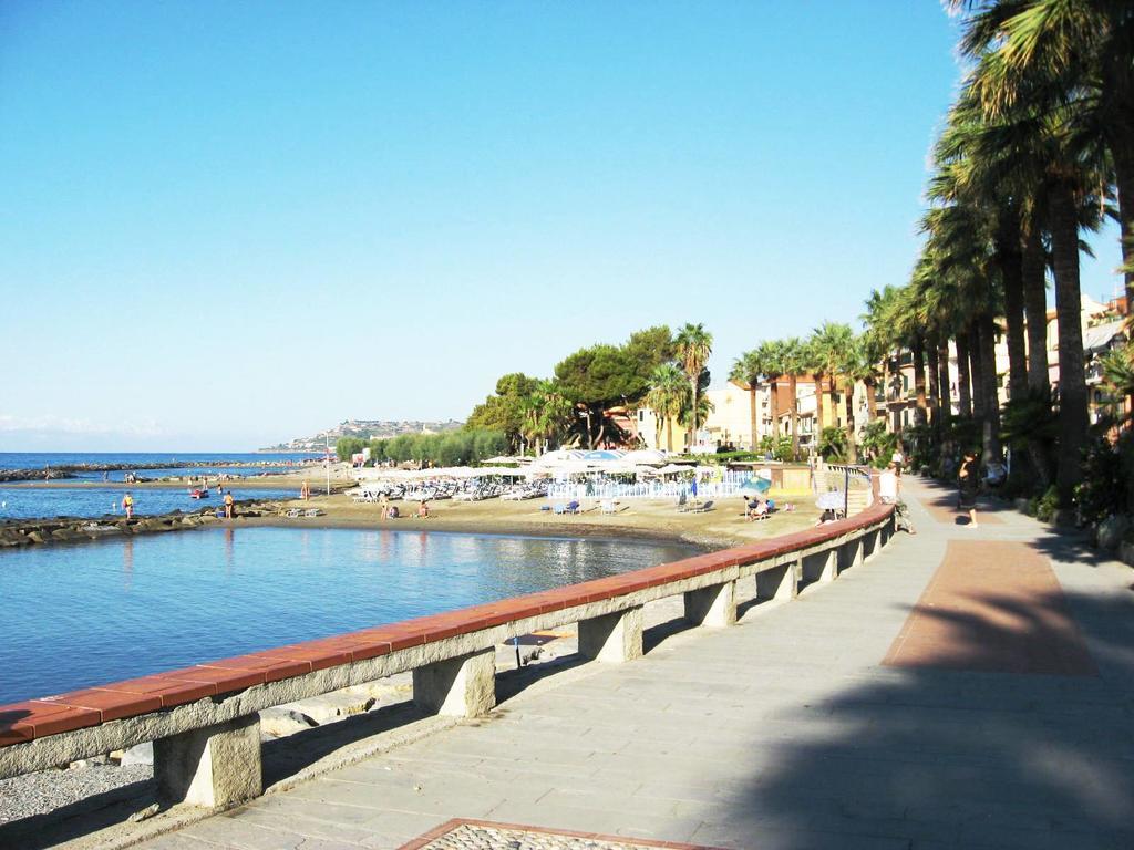 Nino Bixio Apartment Riva Ligure Bagian luar foto