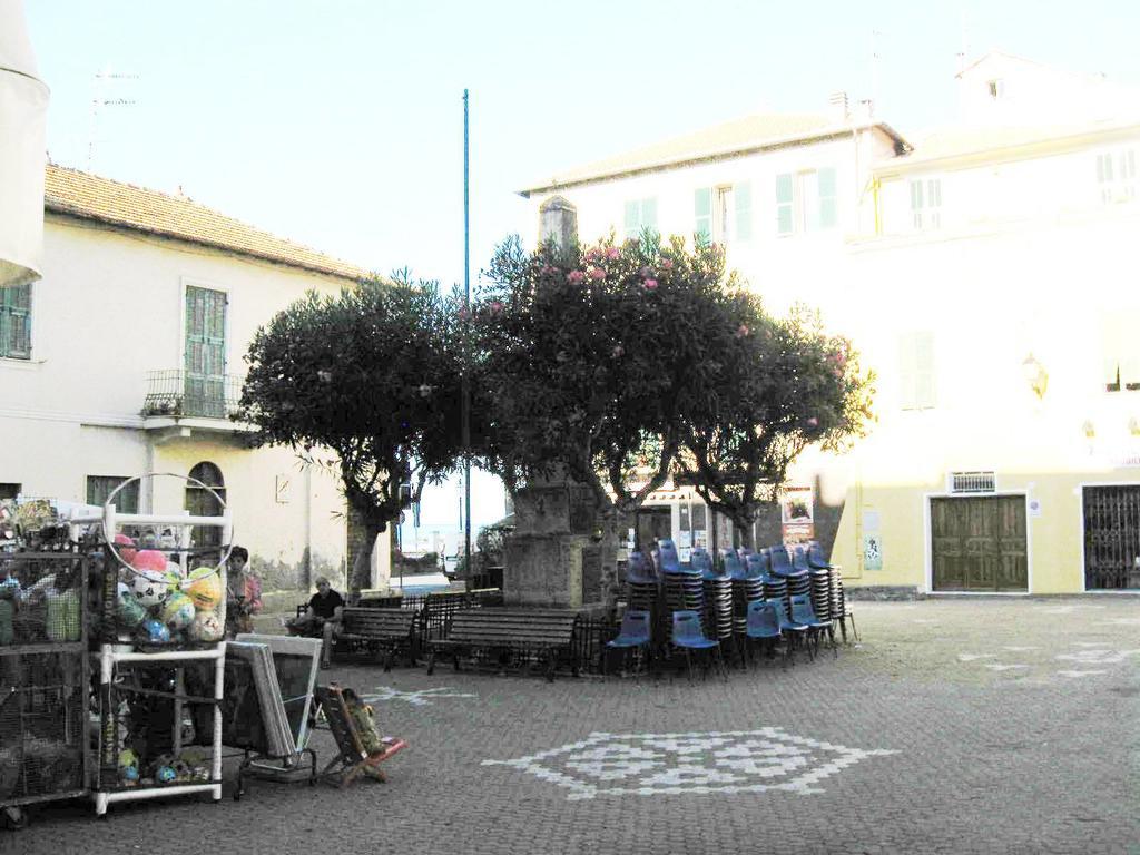 Nino Bixio Apartment Riva Ligure Bagian luar foto