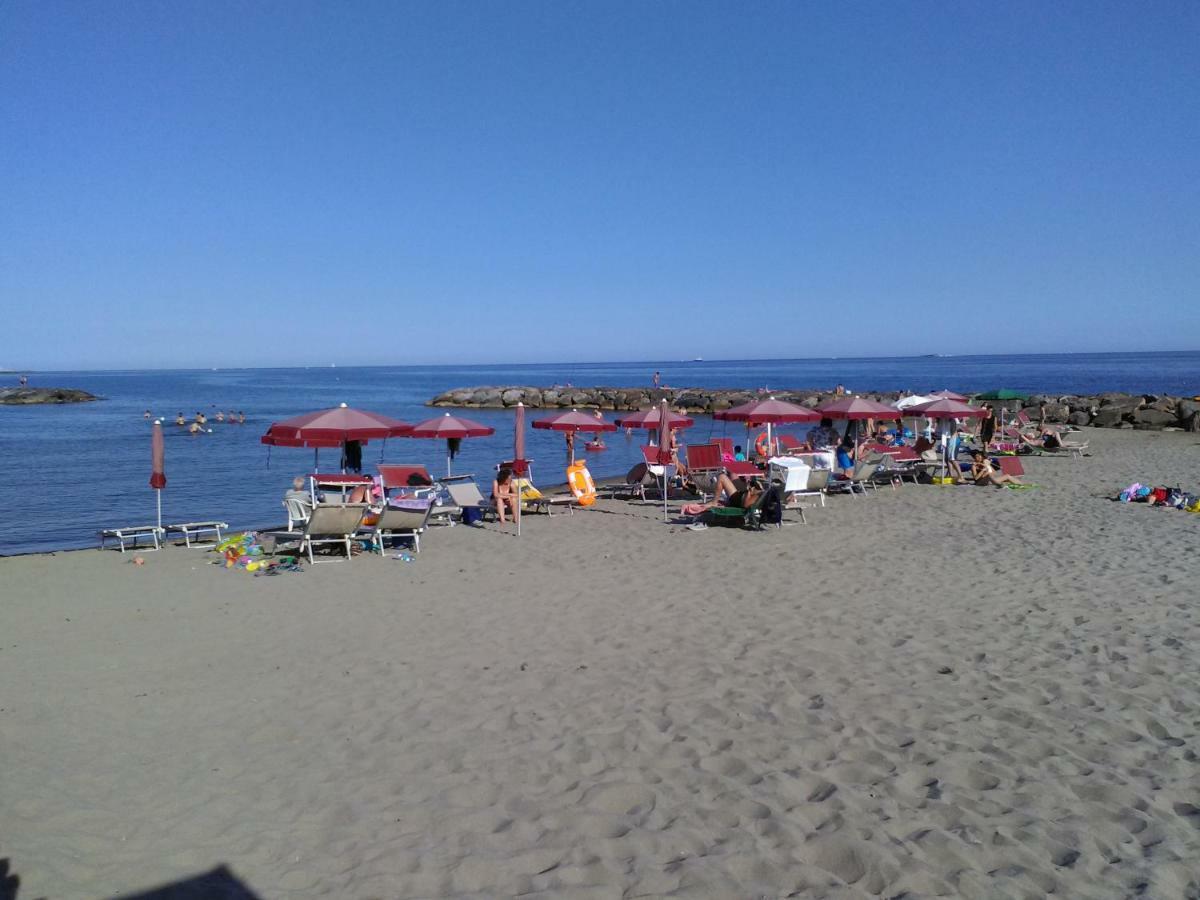 Nino Bixio Apartment Riva Ligure Bagian luar foto